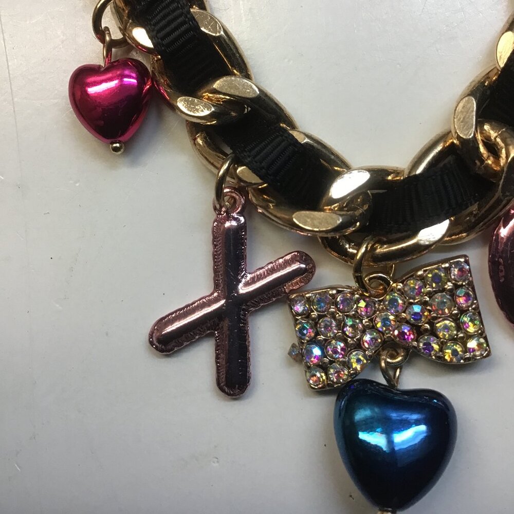 Betsey Johnson New XO Pearl Heart Bracelet - Picture 3 of 3